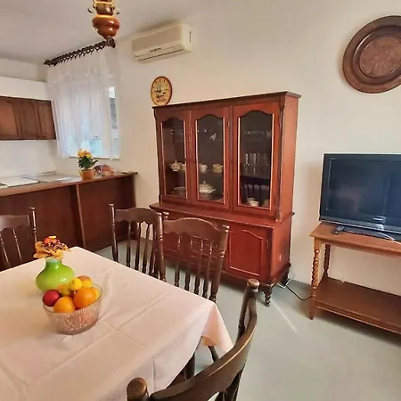 Cedo אומיס