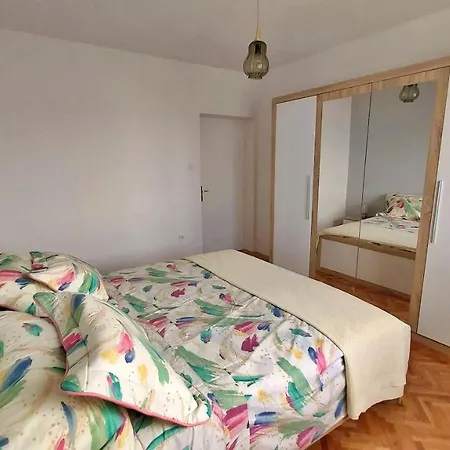 Cedo Appartamento Omiš