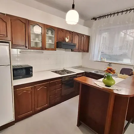 דירה Cedo אומיס